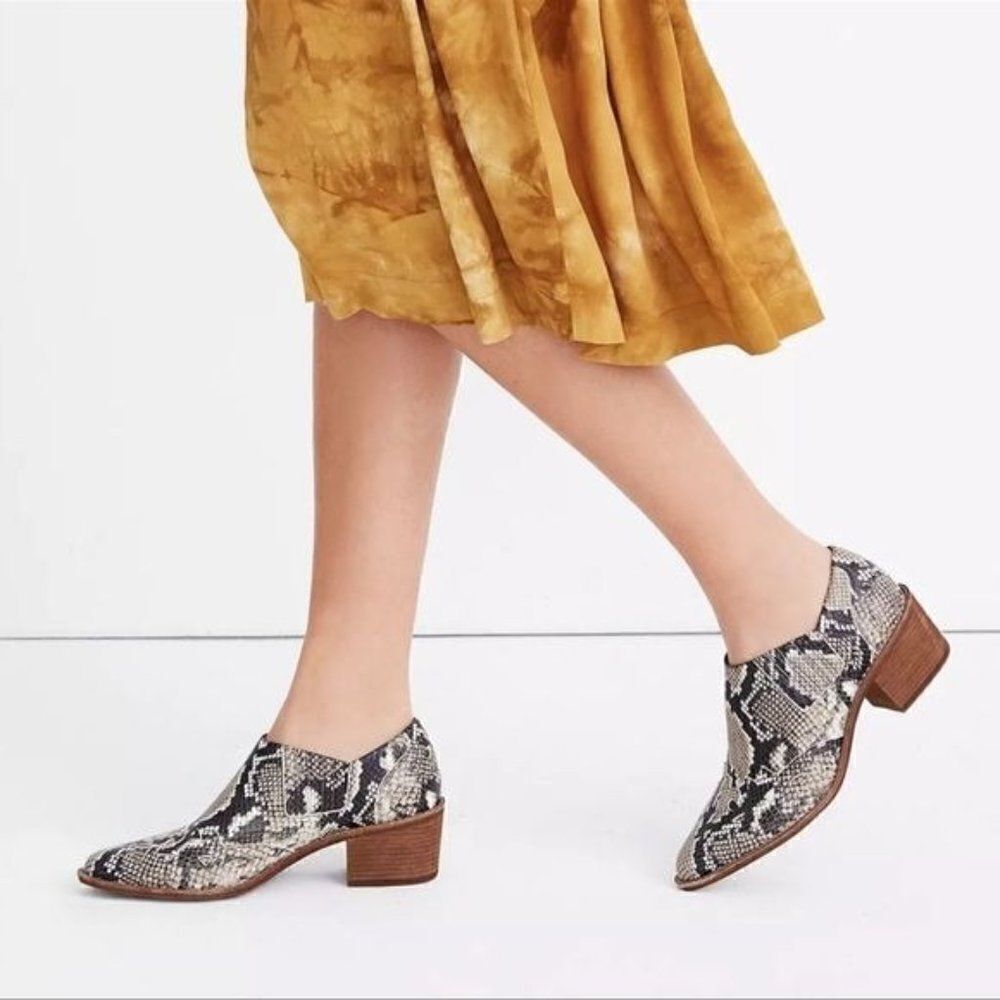 Madewell Low Chelsea Snake Embossed Booties size US 7